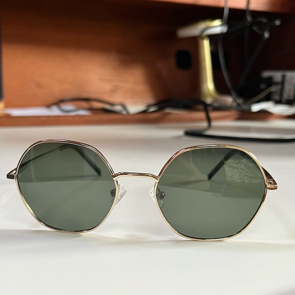 Modo Accessories - Aloe Eco by Modo brand new sunglasses never worn